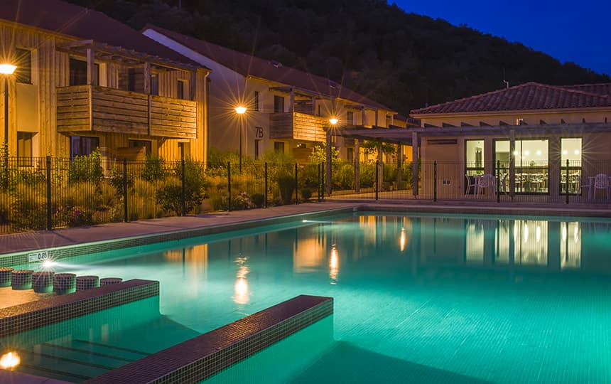 Résidence Le Clos du Rocher aux Eyzies de Tayac - Piscine