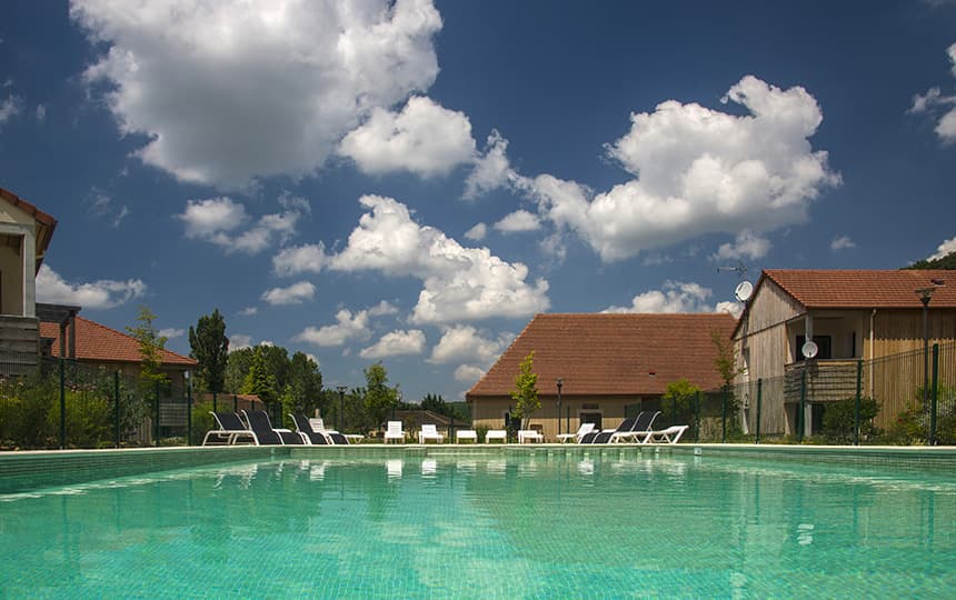 Résidence Le Clos du Rocher aux Eyzies de Tayac - Piscine
