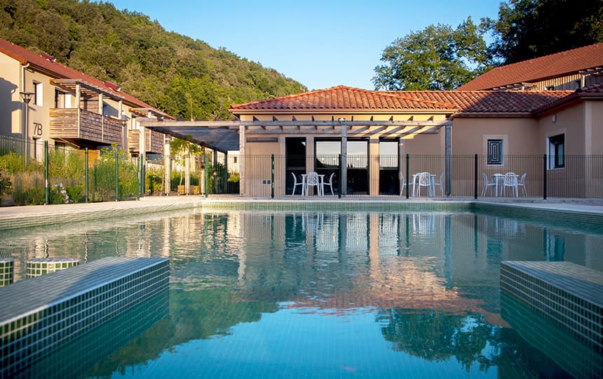 Résidence Le Clos du Rocher aux Eyzies de Tayac - Piscine