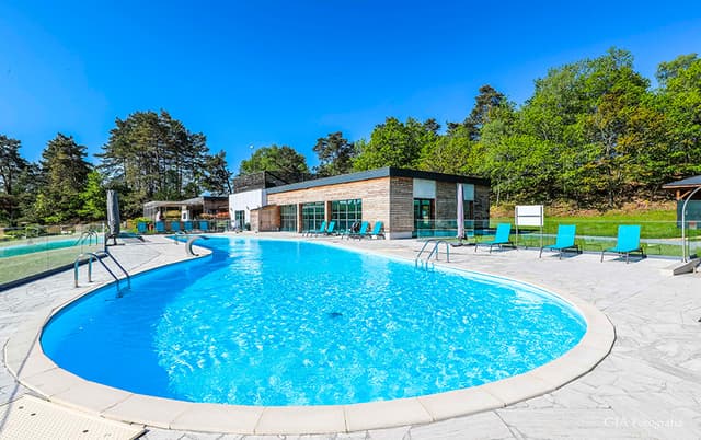 Le Domaine des Monédières**** à Meyrignac L'Église - Piscine extérieure
